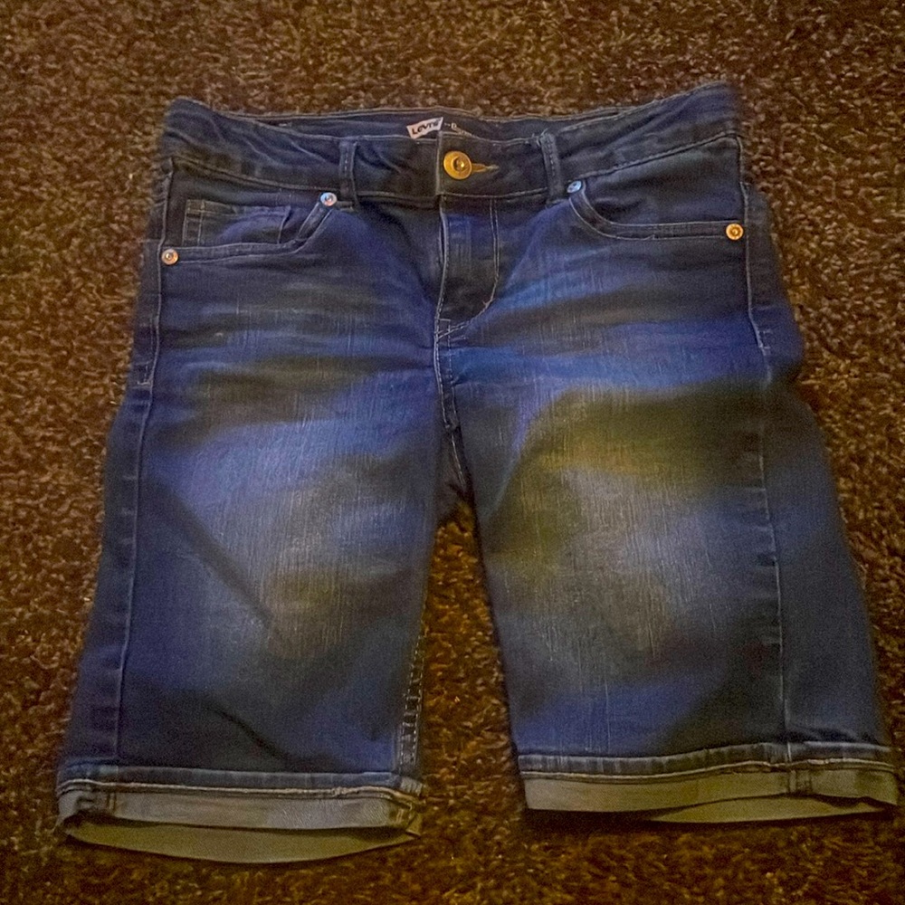 Levi’s Bermuda denim shorts size 10R. Excellent condition